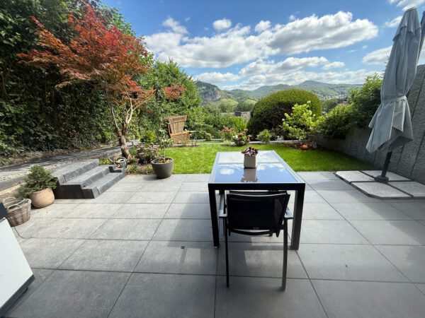 Terrasse mit Blick aufs Siebengebirge in Bonn-Mehlem